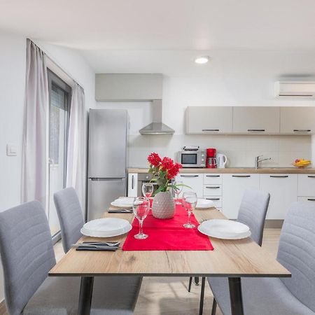 Stunning Apartment In Pjescana Uvala With Wifi Екстериор снимка