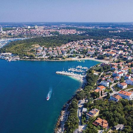 Stunning Apartment In Pjescana Uvala With Wifi Екстериор снимка