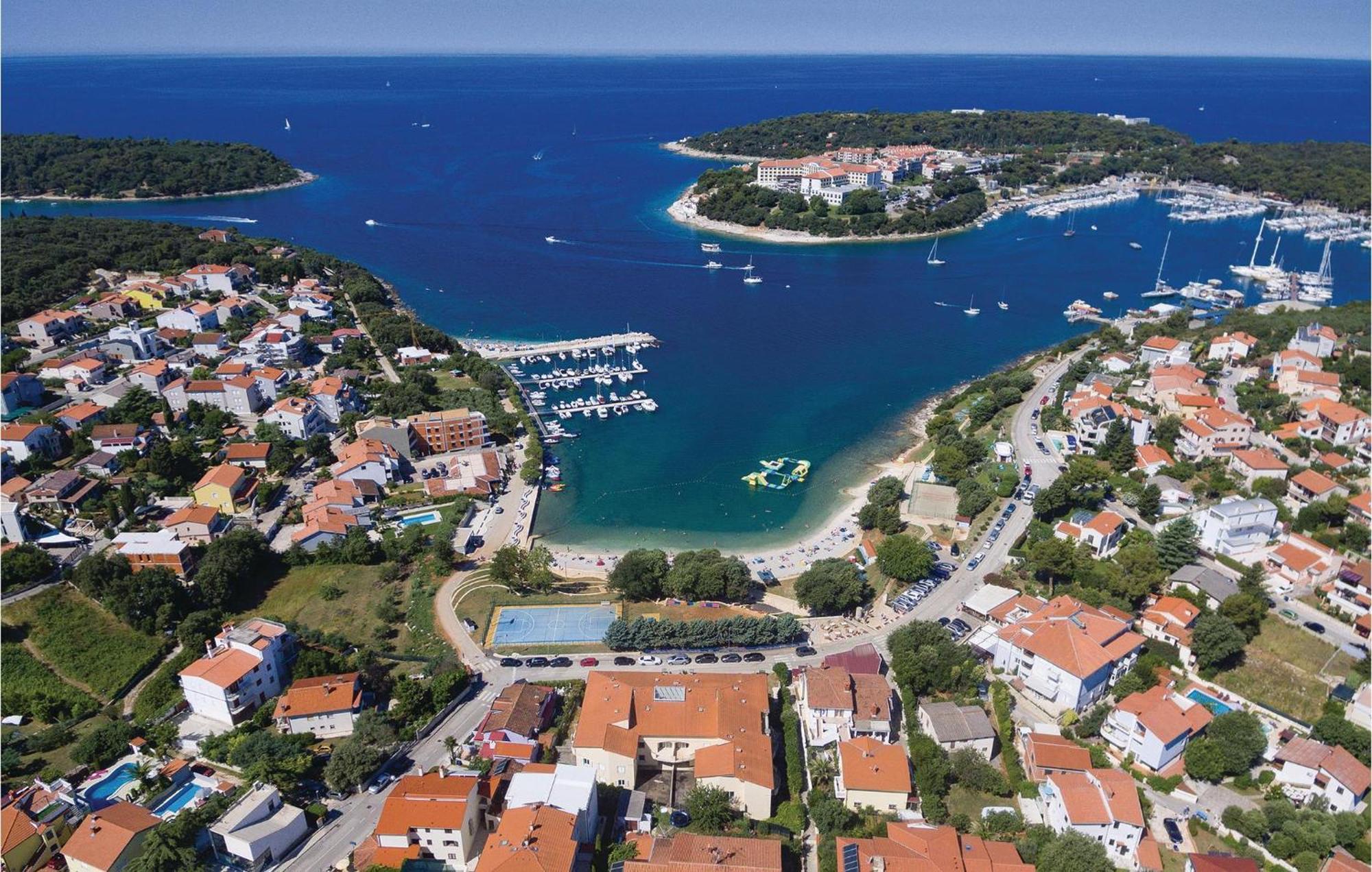 Stunning Apartment In Pjescana Uvala With Wifi Екстериор снимка