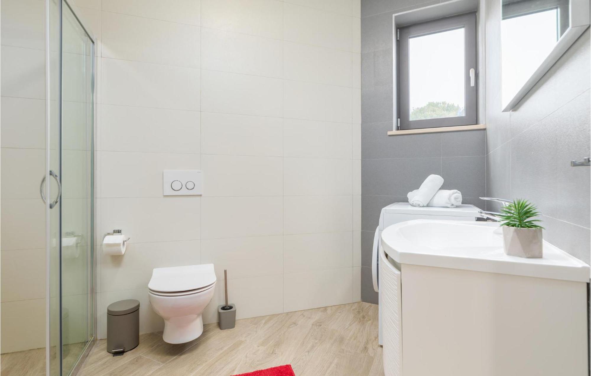 Stunning Apartment In Pjescana Uvala With Wifi Екстериор снимка